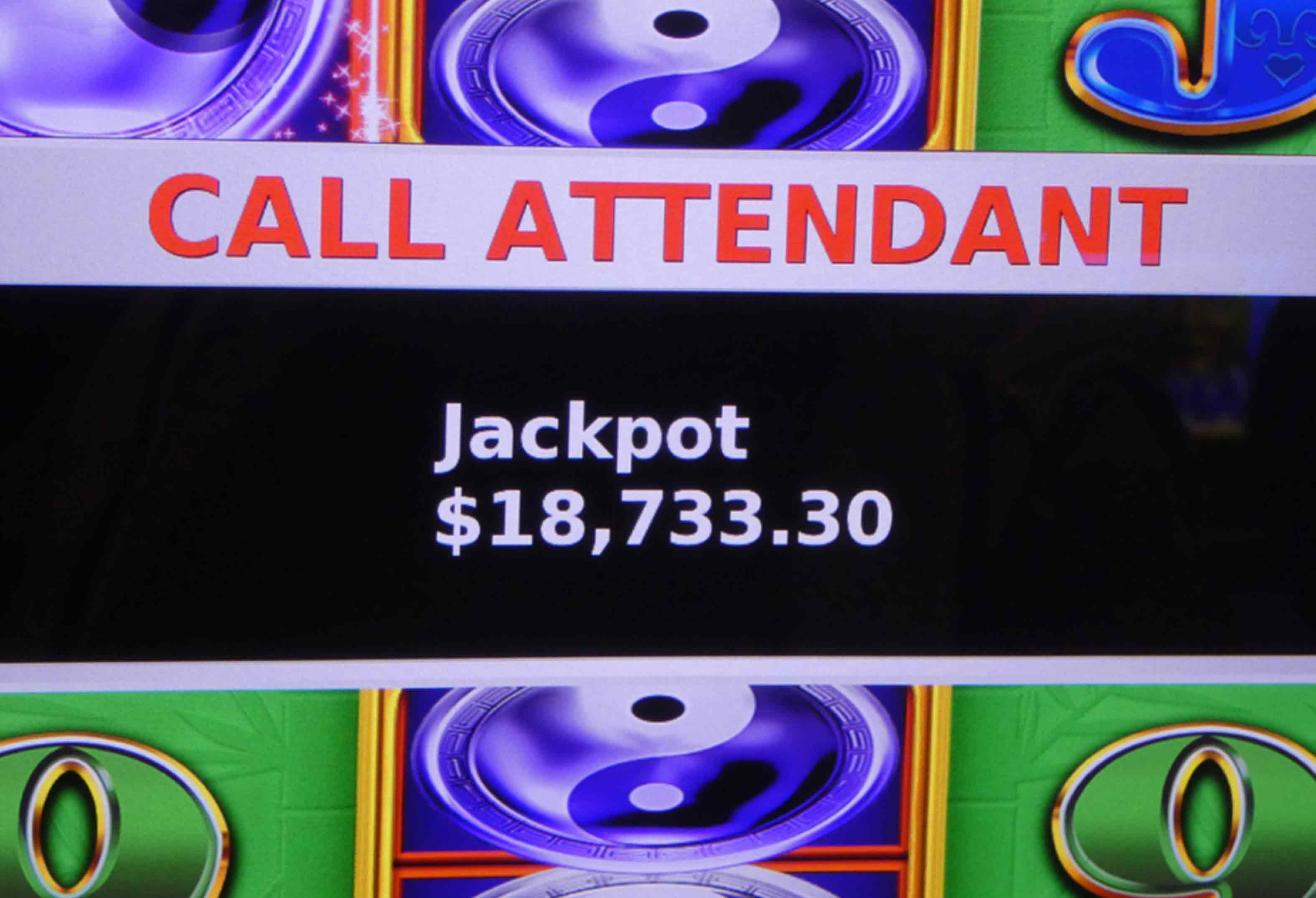 Casino jackpot winner on slot machine at Rideau Carleton